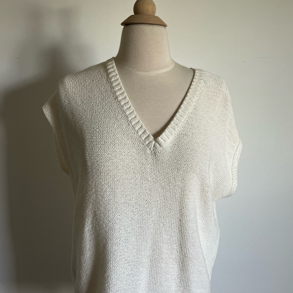 LOFT Women's V-Neck Sweater - Soft White size Small